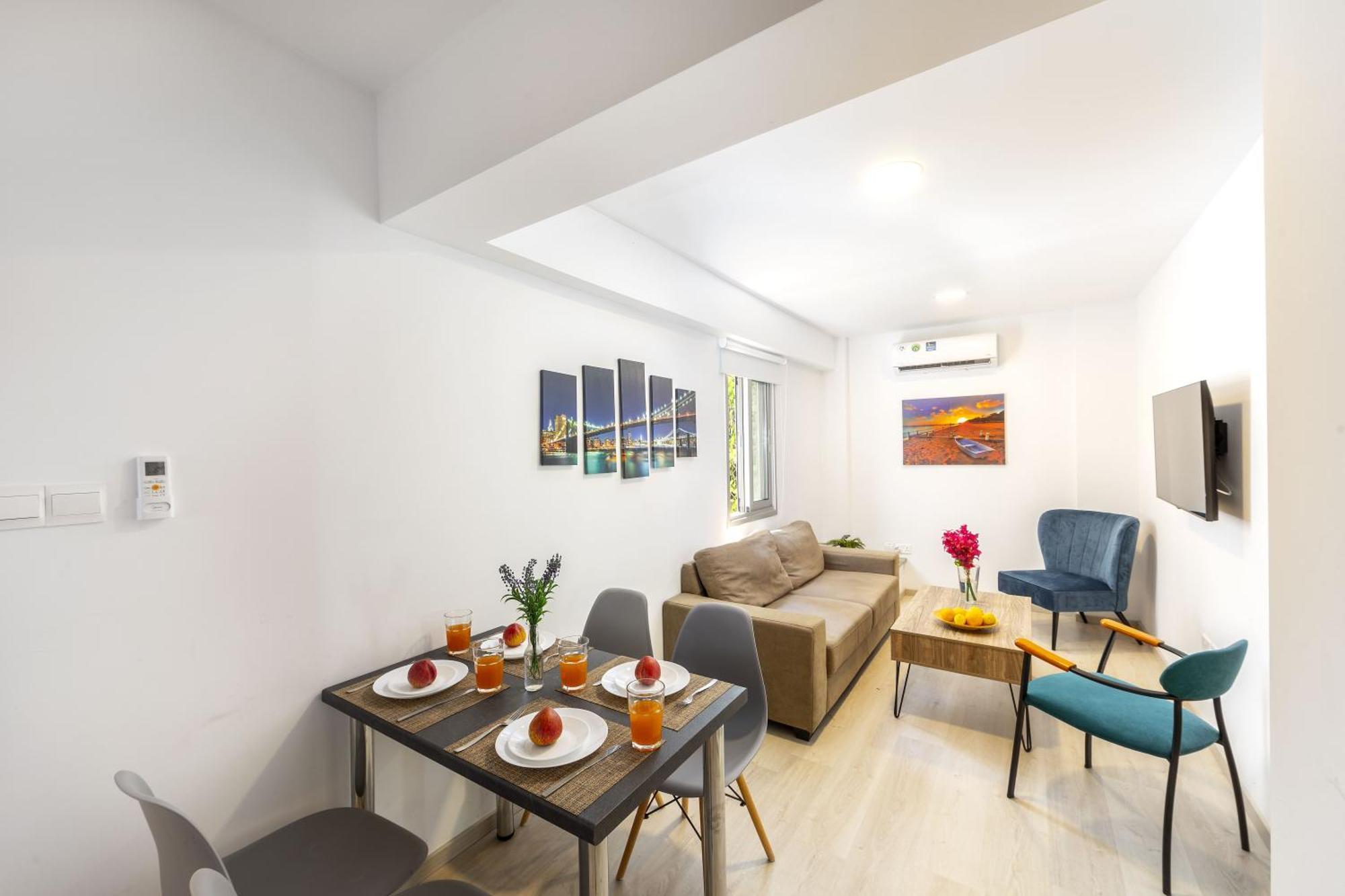 C-Premium Apts 100M From Beach And City Centre Ларнака Екстер'єр фото