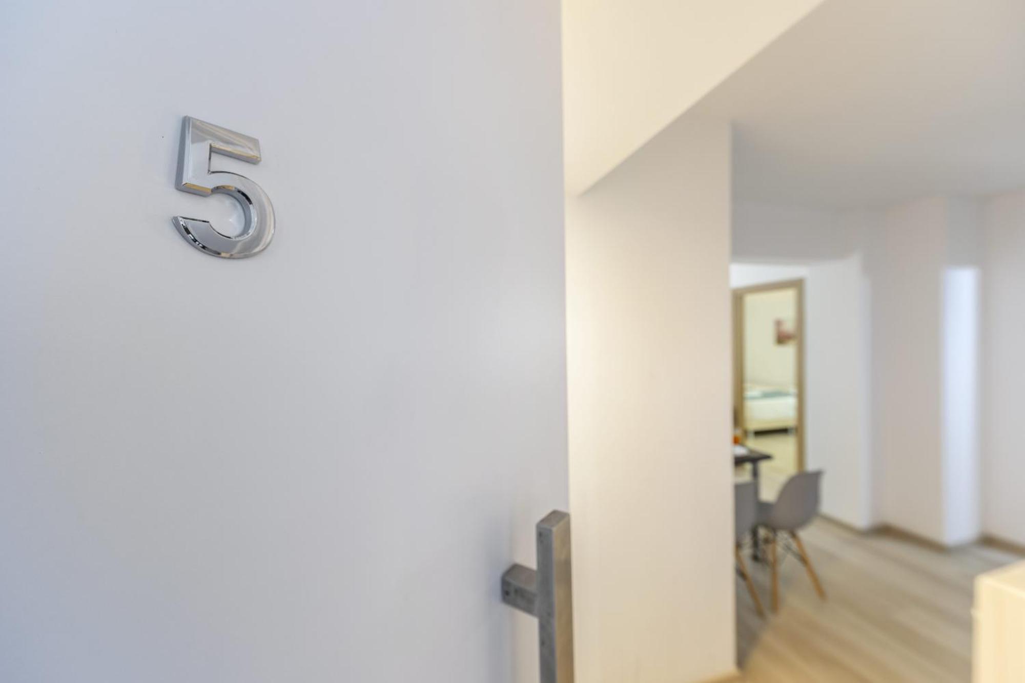 C-Premium Apts 100M From Beach And City Centre Ларнака Екстер'єр фото
