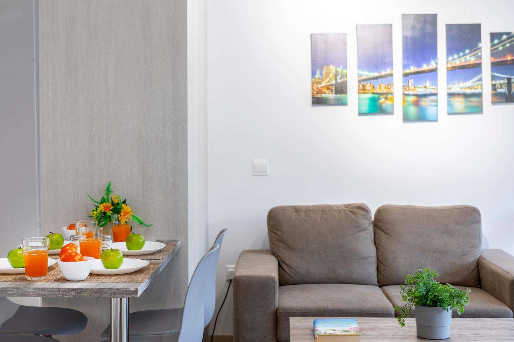 C-Premium Apts 100M From Beach And City Centre Ларнака Екстер'єр фото