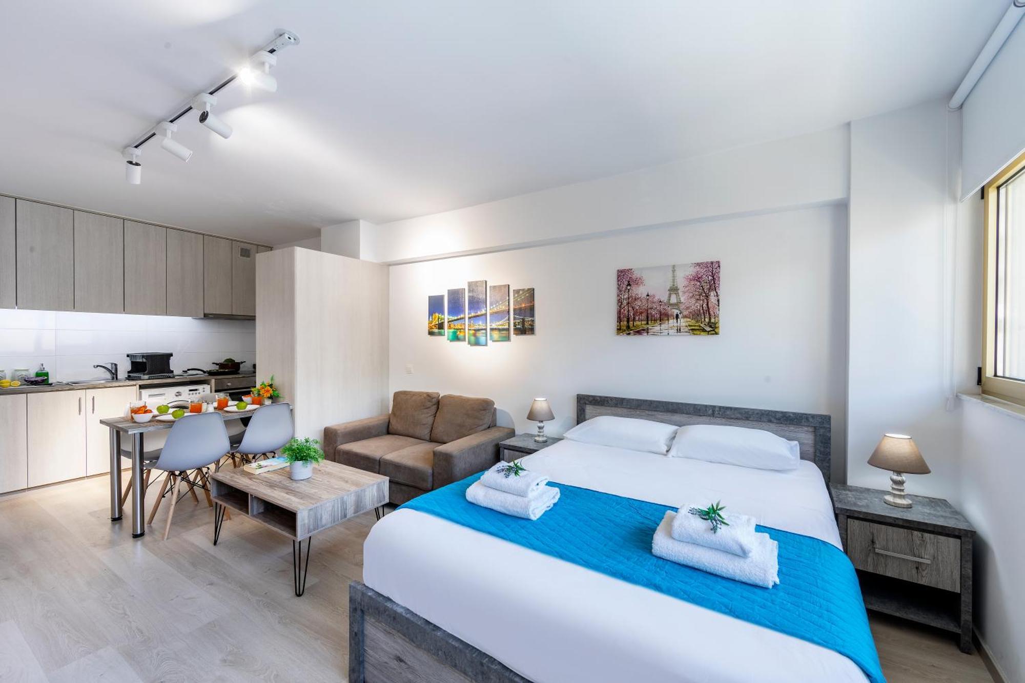 C-Premium Apts 100M From Beach And City Centre Ларнака Екстер'єр фото