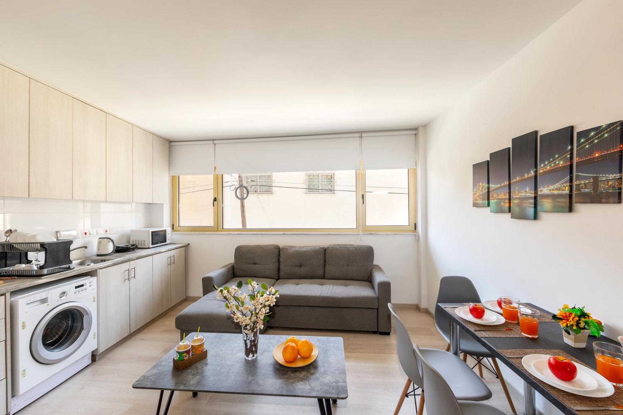 C-Premium Apts 100M From Beach And City Centre Ларнака Екстер'єр фото