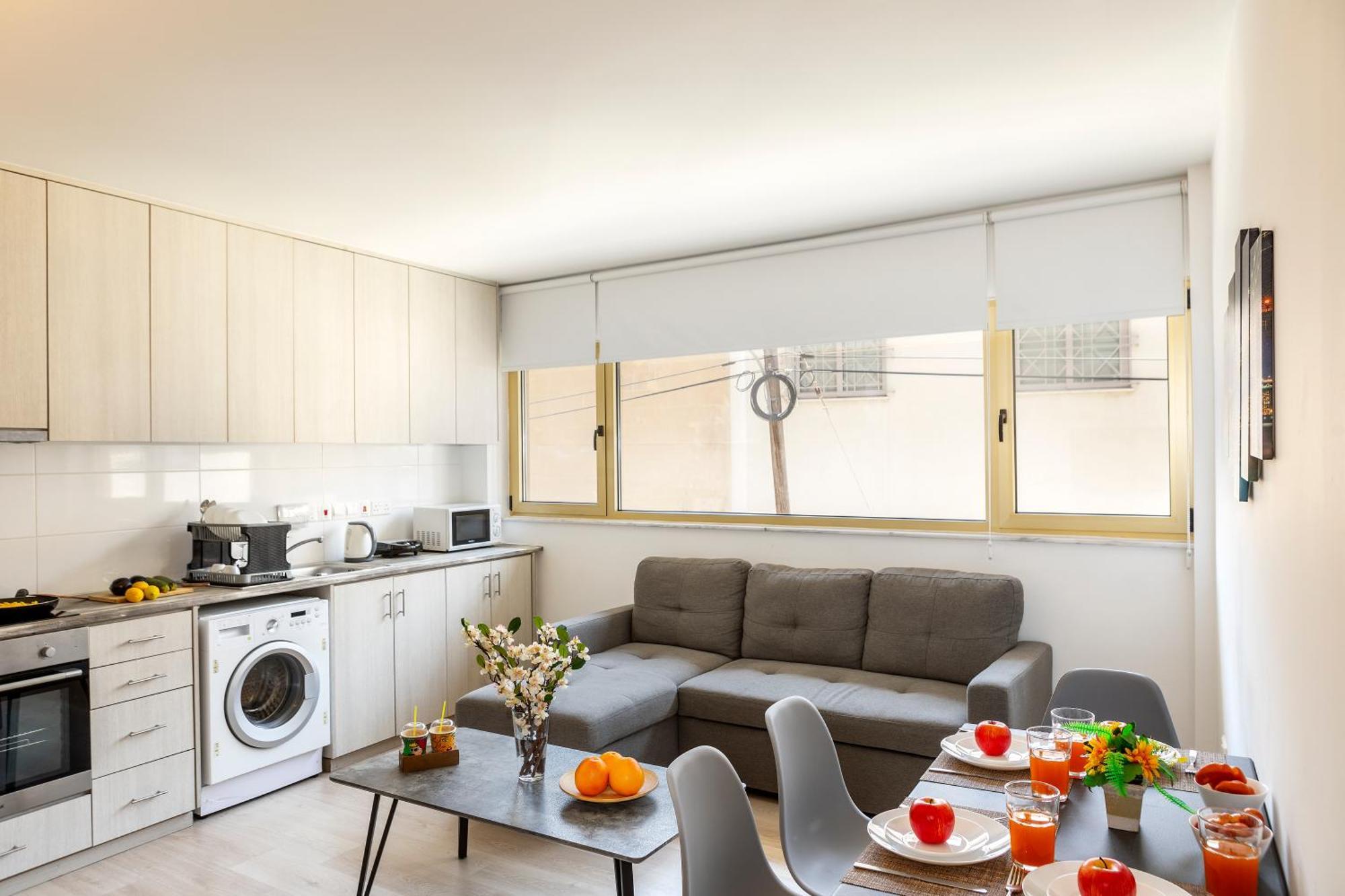 C-Premium Apts 100M From Beach And City Centre Ларнака Екстер'єр фото