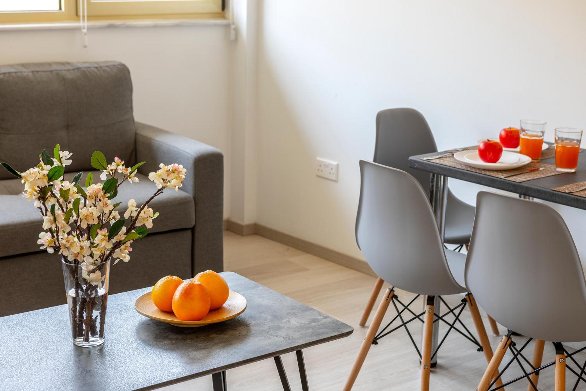 C-Premium Apts 100M From Beach And City Centre Ларнака Екстер'єр фото