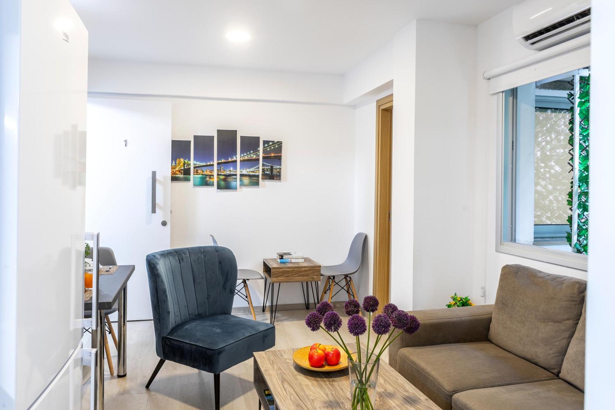 C-Premium Apts 100M From Beach And City Centre Ларнака Екстер'єр фото