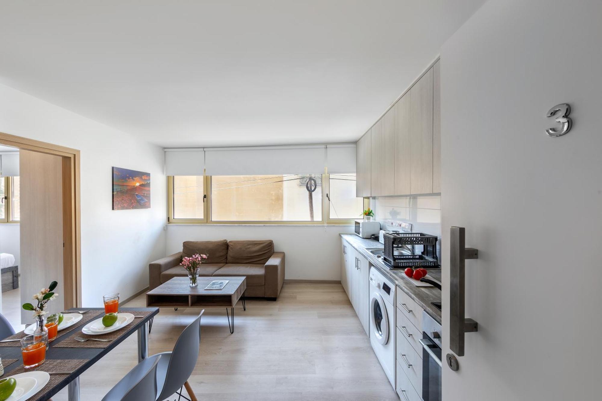 C-Premium Apts 100M From Beach And City Centre Ларнака Екстер'єр фото