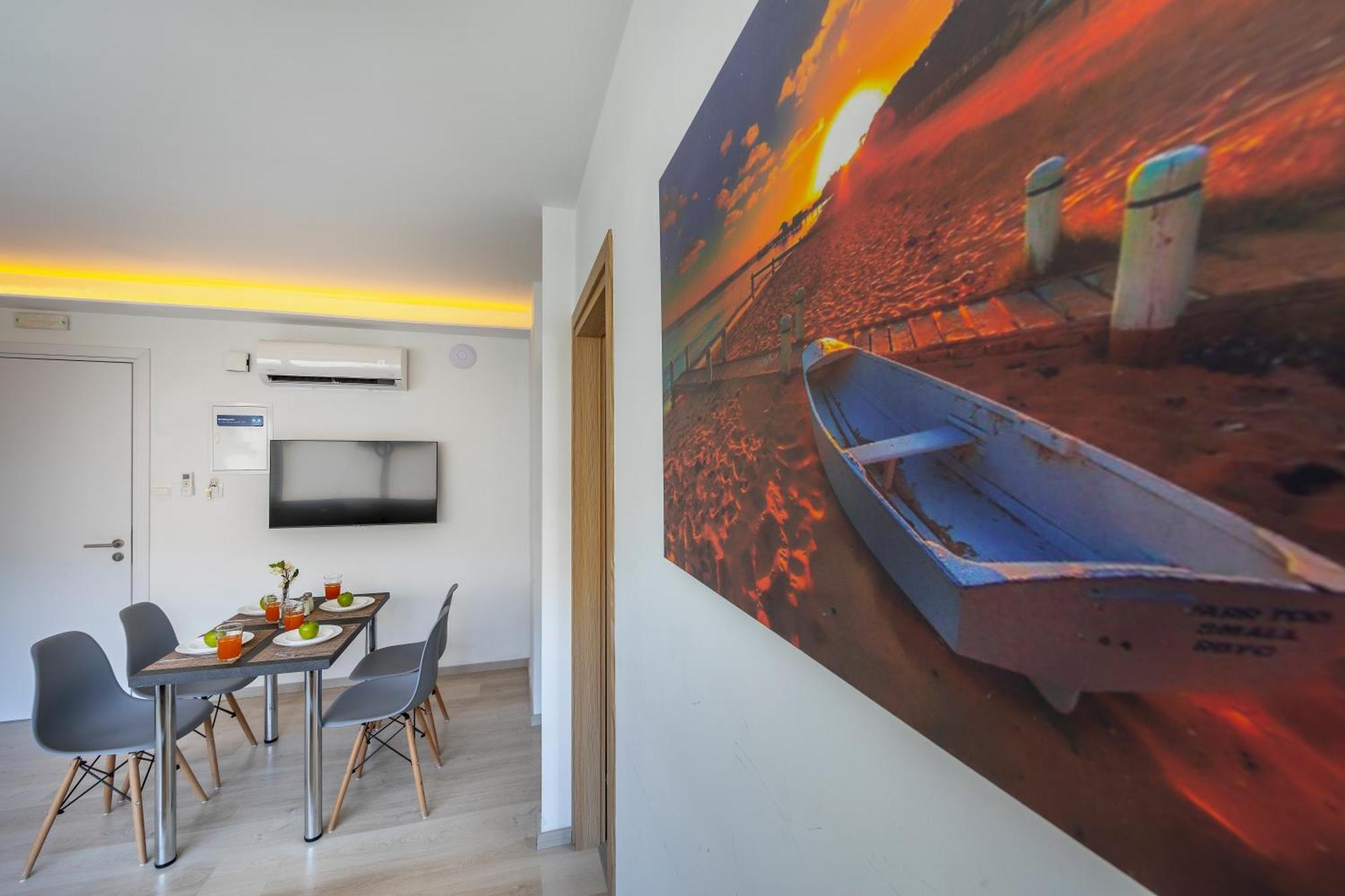 C-Premium Apts 100M From Beach And City Centre Ларнака Екстер'єр фото